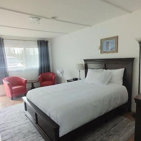 White Fang Motel واوا المظهر الخارجي الصورة