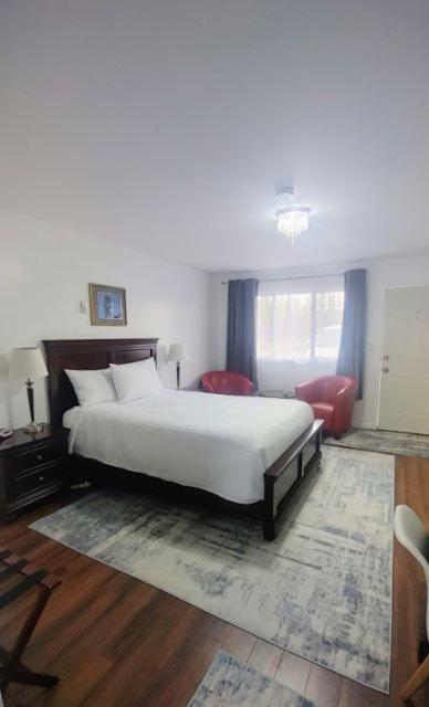 White Fang Motel واوا المظهر الخارجي الصورة