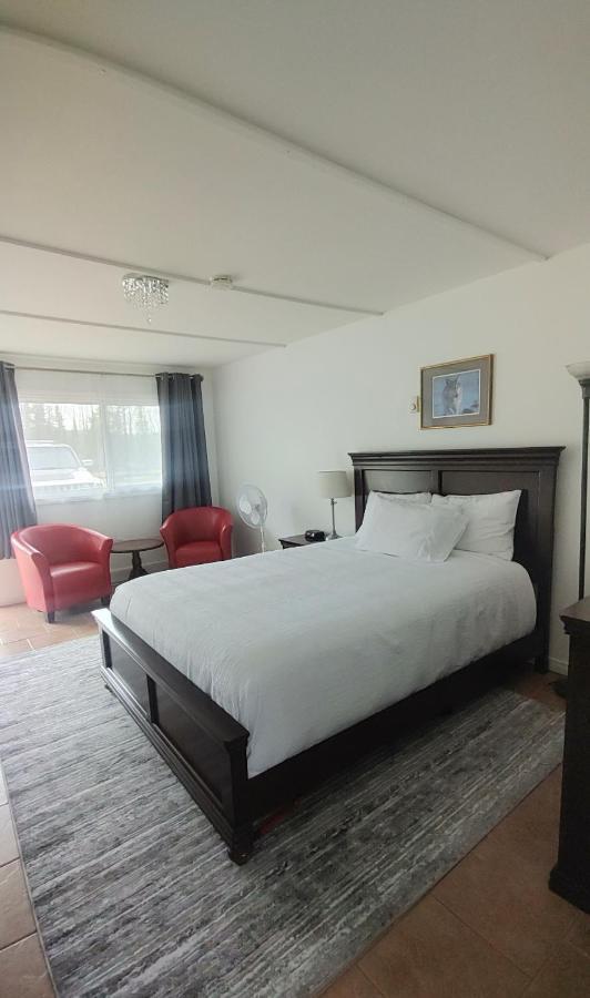 White Fang Motel واوا المظهر الخارجي الصورة